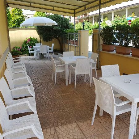 Hotel Margot Lido di Camaiore Exterior photo