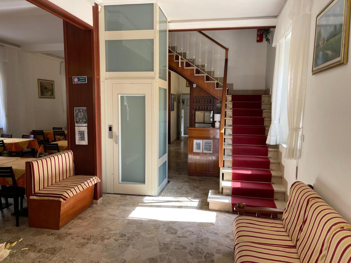 Hotel Margot Lido di Camaiore Exterior photo