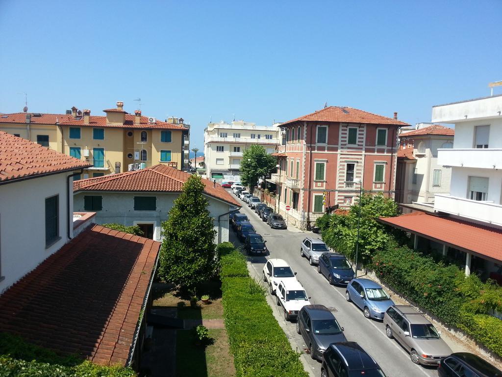 Hotel Margot Lido di Camaiore Exterior photo
