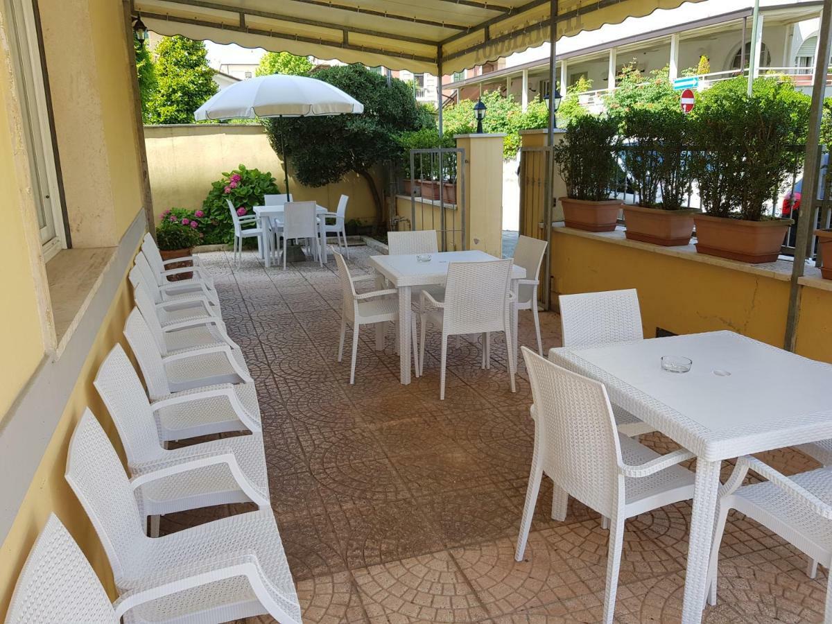 Hotel Margot Lido di Camaiore Exterior photo
