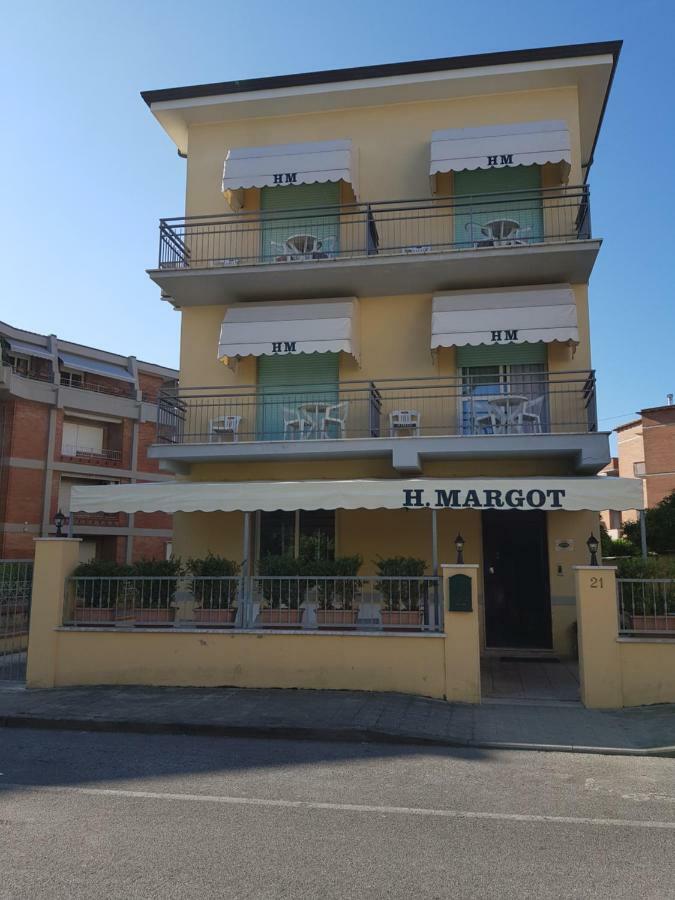 Hotel Margot Lido di Camaiore Exterior photo
